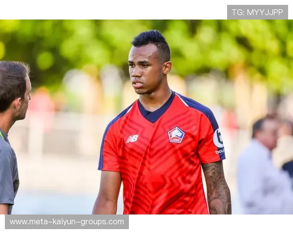 中卫爆红！加布里埃尔引爆豪门混战